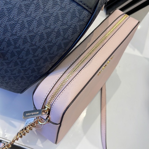 Michael Kors Jet Set Item Large East West Zip Crossbody Leather Powder Blush - Picture 5 of 16